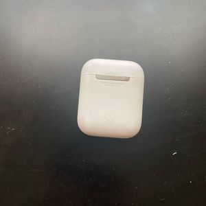Apple airpods 2nd generation with charging case